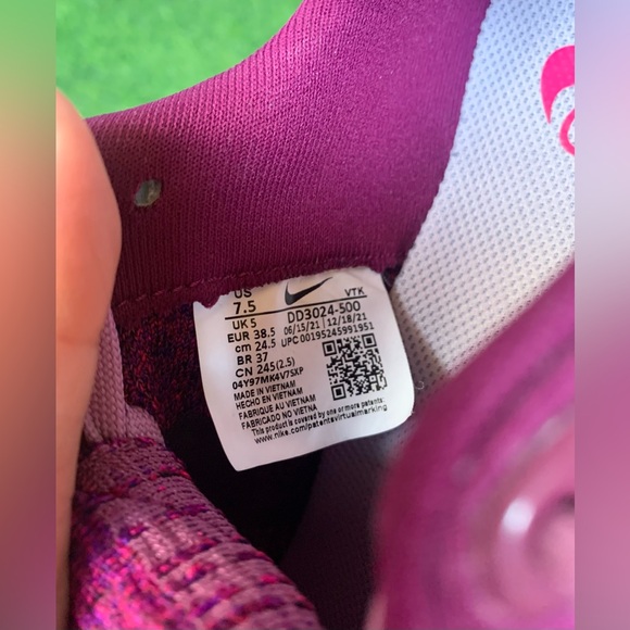 Nike women Magenta Sneakers - Picture 2 of 7